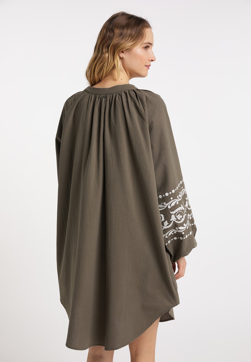 Damen Freizeitkleider | DreiMaster DREIMASTER BOLINE Blusenkleid olivgrün/oliv - FJ57818 Damen Freizeitkleider | DreiMaster DREIMASTER BOLINE Blusenkleid olivgrün/oliv - FJ57818