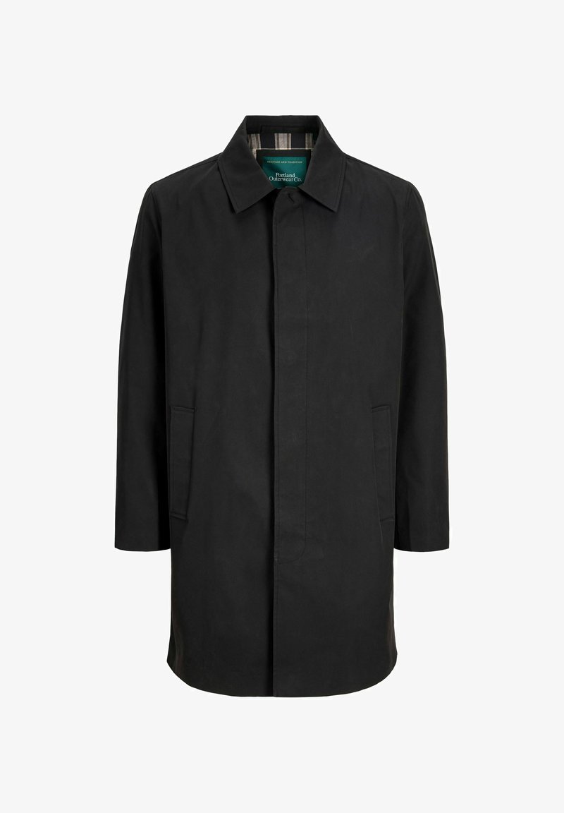 Fekete egysoros kabát rejtett gombokkal, oldalzsebekkel, klasszikus gallérral és kockás belső gallérbéléssel.