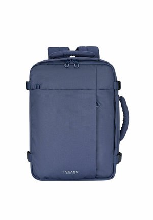 Zaino Tucano blu navy con manico imbottito, spallacci regolabili, tasca frontale e chiusure con cerniera su sfondo bianco.