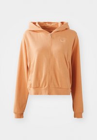 Orange hooded sweatshirt med full dragkedja, prydd med en liten vit logotyp på vänster bröst och ribbade muddar och nederkant. Mjuk tygtextur.
