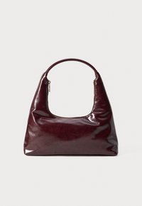 Burgundia nahast kott, millel on läikiv viimistlus, ümar käepide ja lukuotsikuga ülemine avamine; iseloomustab selle sujuv, minimalistlik disain.