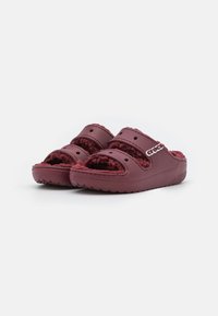 Crocs CLASSIC COZZZY - Papuče - garnet