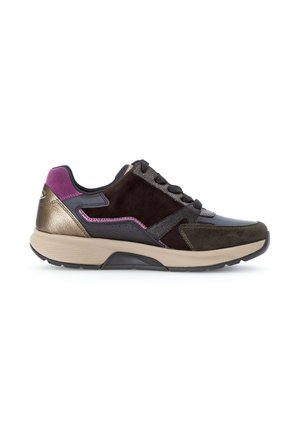 SNEAKER LOW - Trainers - schwarz choco berry