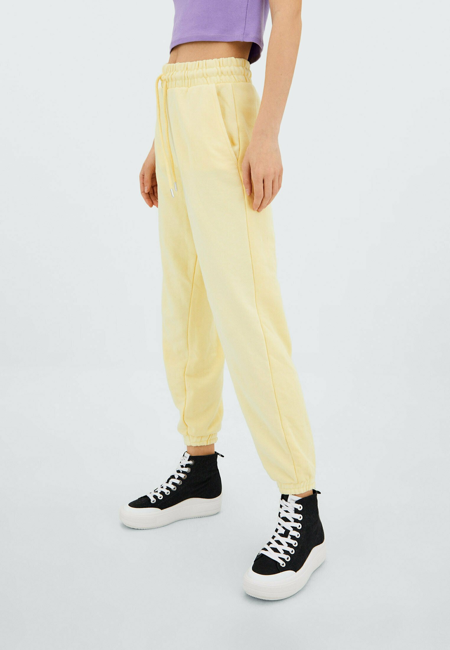 Stradivarius Pantaloni sportivi - yellow/giallo - Zalando.it