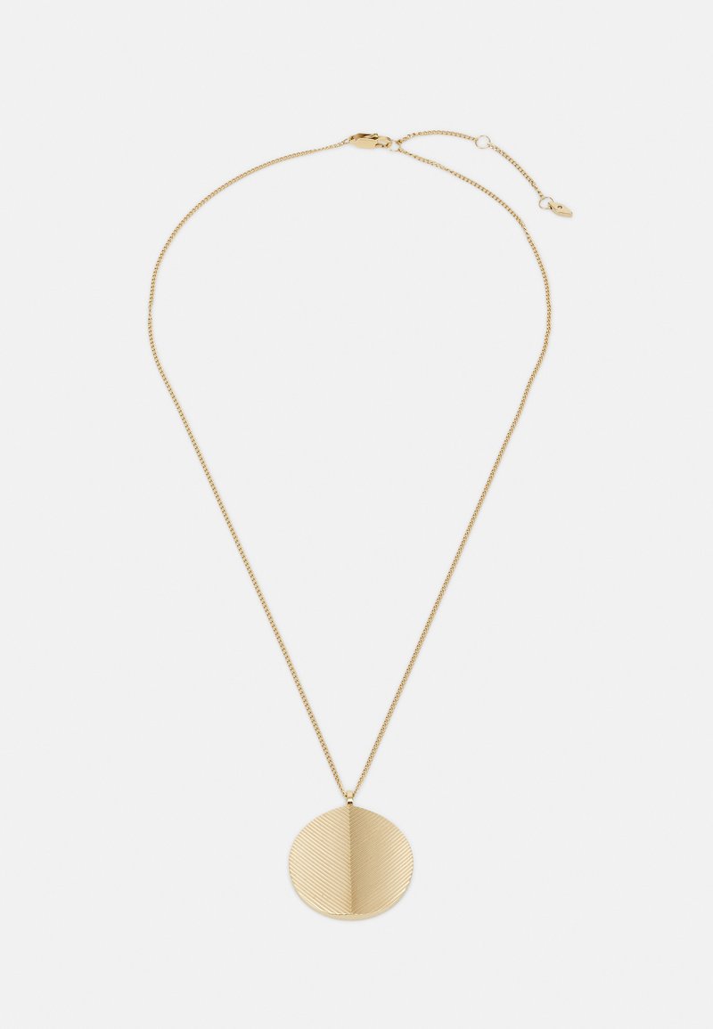 Collana d'oro con una catena fine e un pendente circolare caratterizzato da un design diviso, con una metà liscia e l'altra metà strutturata.