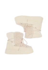 Botine de gleznă de culoare crem, cu un superior texturat din blană sintetică, design cu șireturi și o talpă groasă din cauciuc pentru un plus de înălțime și stabilitate.