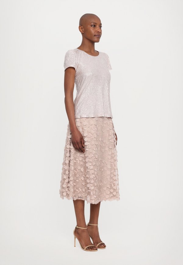 EXCLUSIVE EMILE - Top2