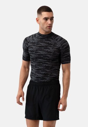 Danish Endurance COMPRESSION SHORT SLEEVE 2-PACK - T-shirt till träning - black grey camo