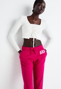GAP HERITAGE JOGGER - Træningsbukser - bright beet