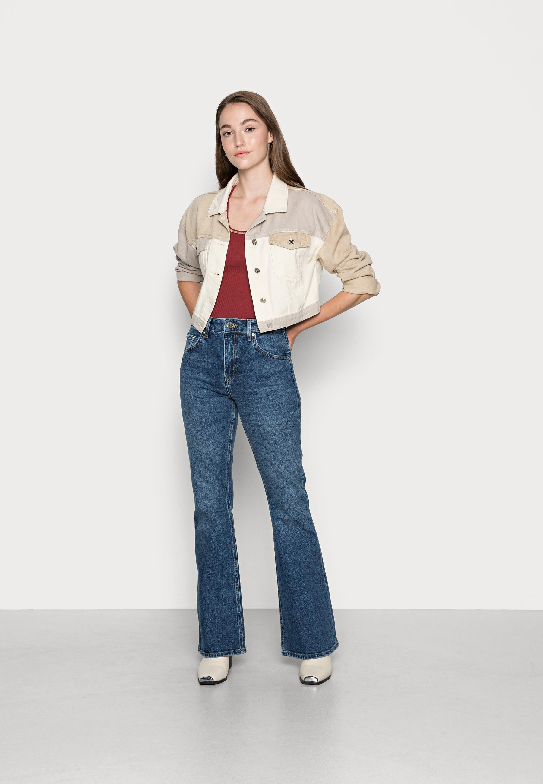 BDG Urban Outfitters DISTRESSED FLARE 