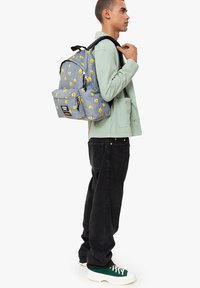 Eastpak PADDED PAK'R - Mochila - tweety grey