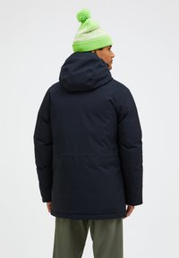 Peak Performance GROUND  - Páperová bunda - black