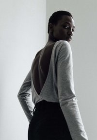 MUUV.APPAREL - Bluzka z długim rękawem