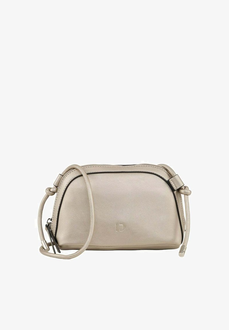 Fémes krémszínű, crossbody táska sima bőr felülettel, lekerekített formával, cipzáras záródással és állítható pánttal. Diszkrét logórészlettel rendelkezik.