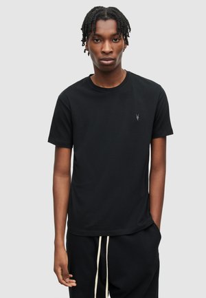 - T-shirt basic
