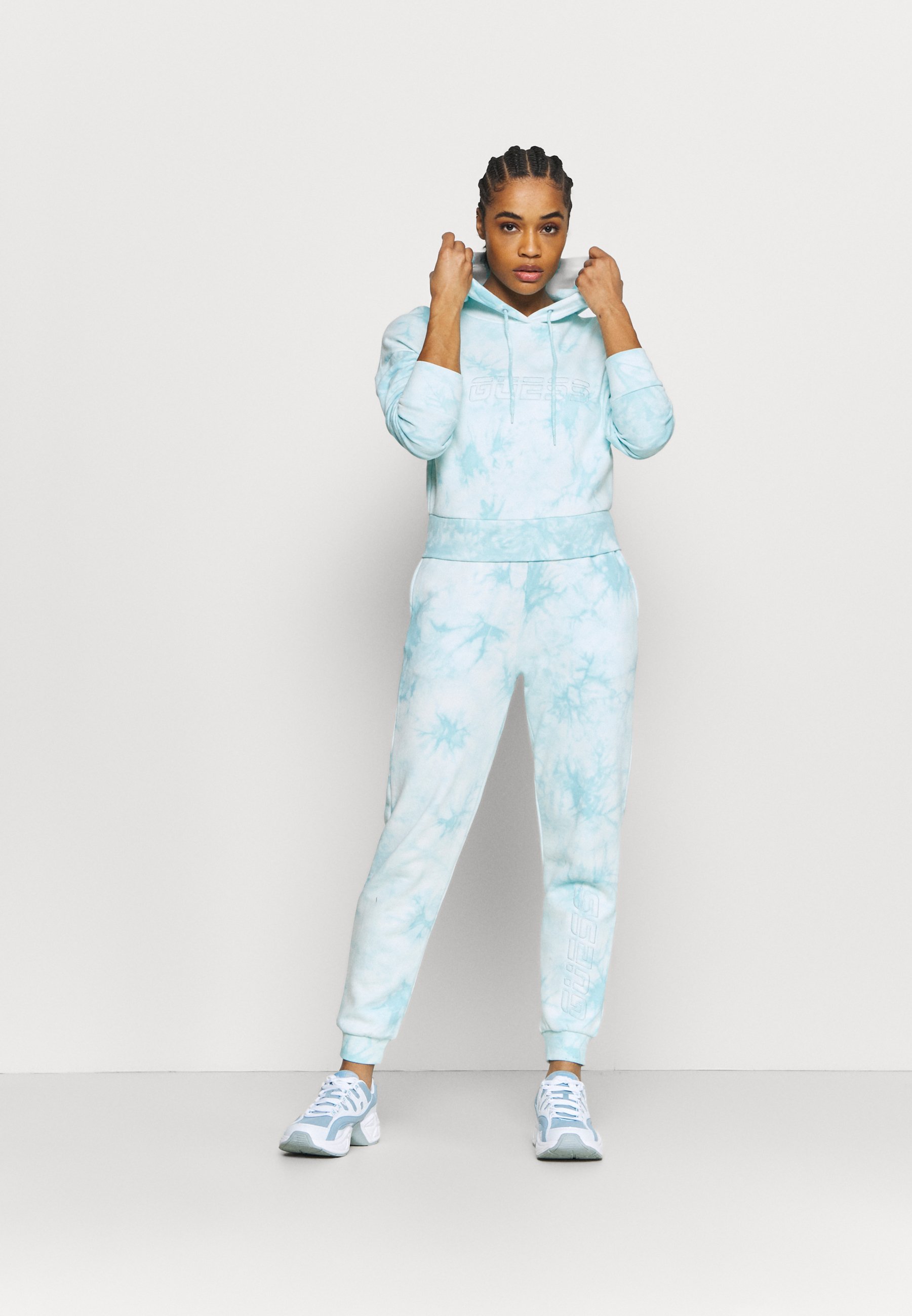 guess sweat suits