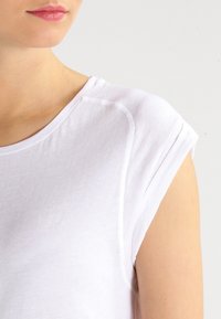 United Colors of Benetton T-shirt - bas - white