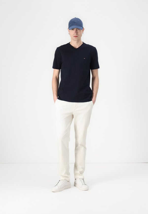 ESSENTIAL V NECK - Basic T-shirt - desert sky2