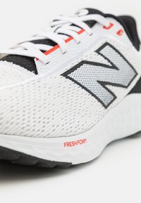 New Balance Silniční běžecké boty - white