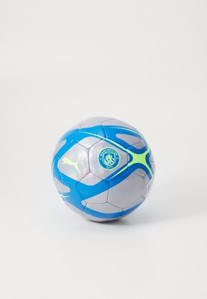 MCFC CULTURE BALL UNISEX - Klubbkläder - hyperlink blue/pro green