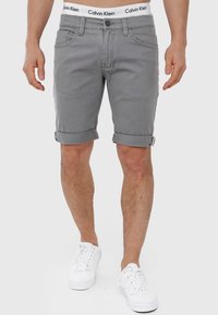 INDICODE JEANS - VILLEURBANNE - Denimshorts - lt grey Miniaturebillede 1