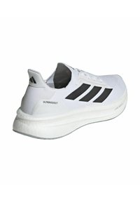 adidas Performance ULTRABOOST 5X - Hardloopschoenen voor op de weg - ftwwht cblack halsil