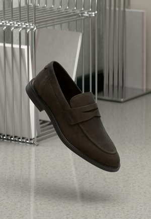 GANT LOZHAM - Pantofi slip-on - dark brown