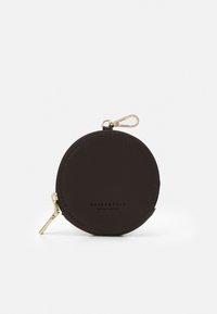 Porte-monnaie rond en cuir marron foncé avec zip doré et clip, avec la marque Seidenfelt Manufaktur sur le devant.