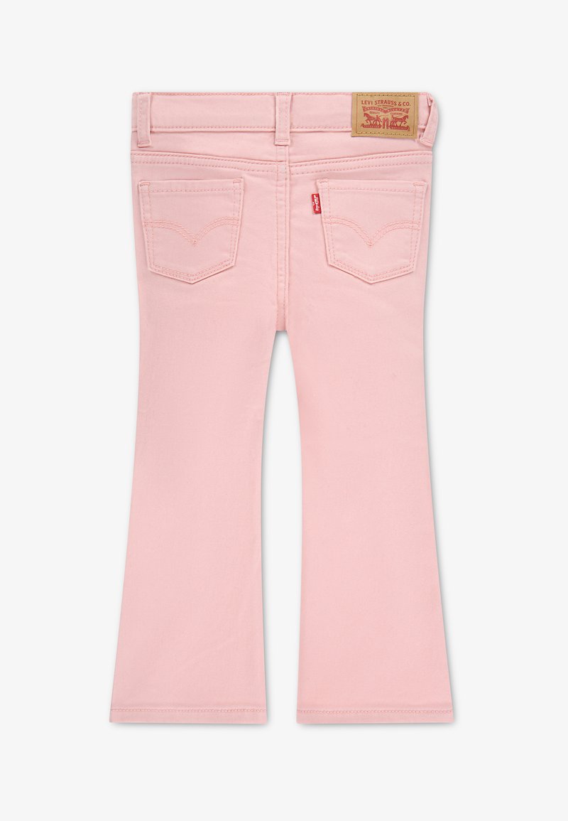 Jean enfant rose clair avec poches arrière, ceinture à passants et écusson logo Levi's sur la ceinture.