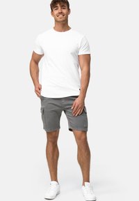 INDICODE JEANS - RUDI - Shorts - pewter Miniatuurafbeelding 1