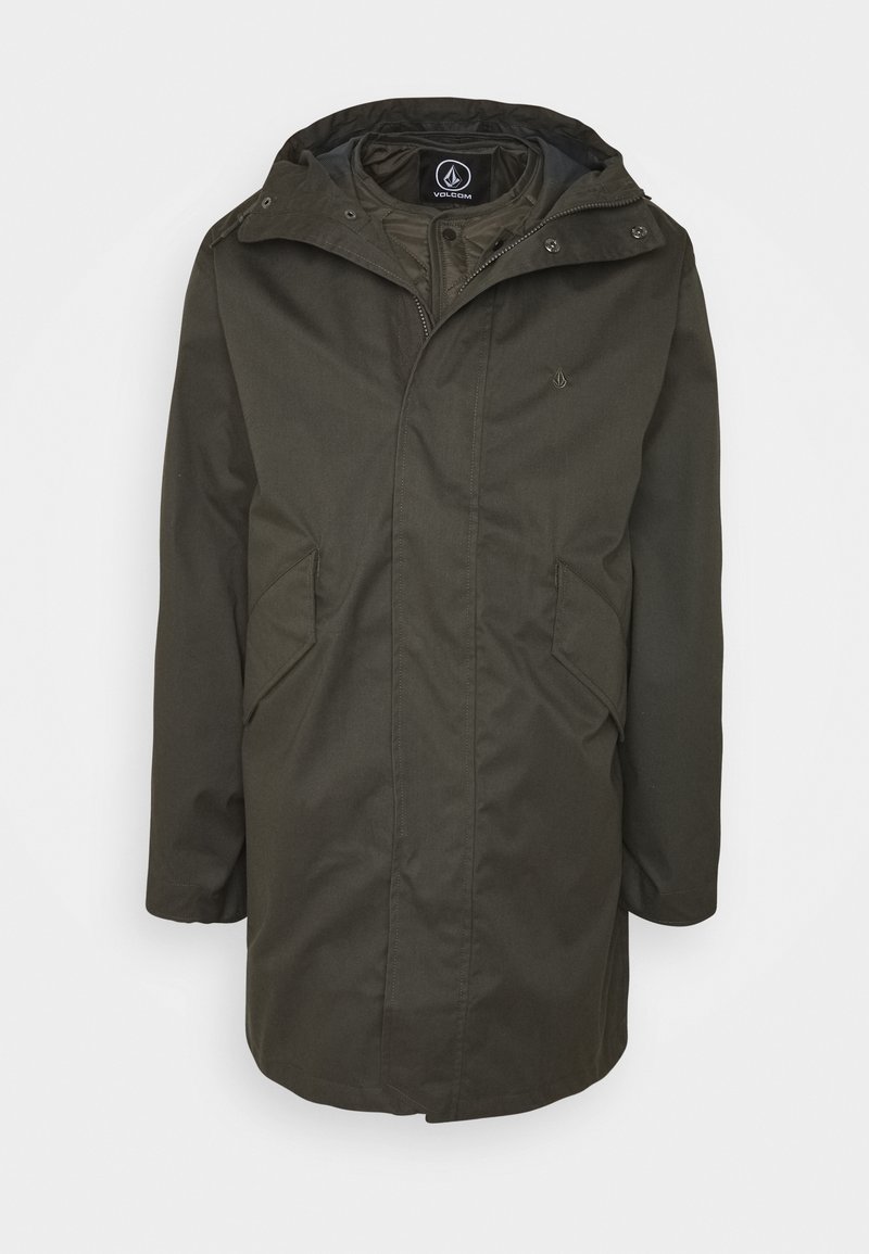 Olivgrüner wasserdichter Parka mit Kapuze, Seiten Taschen, einem Reißverschluss und einem dezenten Logo auf der Brust.