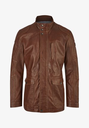 Brun läderjacka med hög krage, tre tryckknappar, två framfickor och en ficka med dragkedja på bröstet. Slät textur och avslappnad design.
