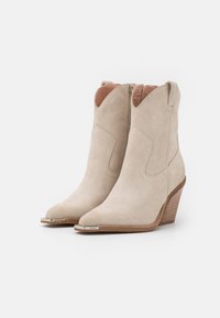Bronx NEW KOLE - Botins de salto alto - sand