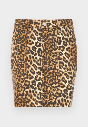 Spódnica mini z denimu w leopardzie wzory w odcieniach brązu i beżu, z zapięciem na guziki z przodu i dwiema bocznymi kieszeniami.