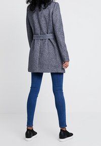 Vero Moda Cappotto corto - mottled dark blue
