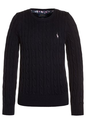 Marineblå kabel-strikket sweater lavet af blødt materiale med rund hals og ribbede mansjetter. Har et lille broderet logo på brystet.