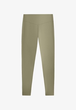 Olivno zelene oprijete pajkice z visokim pasom in stranskim žepom, zasnovane za aktivno nošenje ali vsakodnevno uporabo.