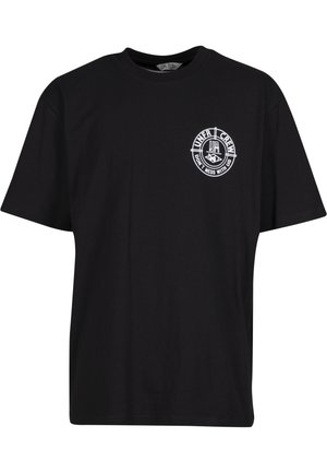 Čierne tričko s krátkym rukávom s bielym kruhovým logom na ľavej strane hrudníka s nápisom "UNFR CREW DON'T MESS WITH US."