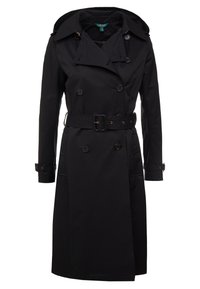 Svart trenchcoat tillverkad av vattentåligt material, med dubbelknäppt design, bälte i midjan och huva.