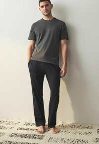 Next OPEN HEM FIT CUFFED SET 2 PACK - Pigiama - slate grey red