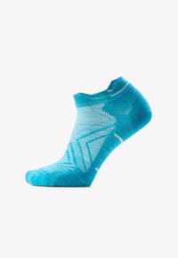 Ei valittu, white capri