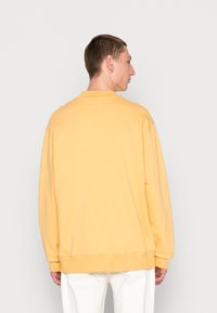 Samsøe Samsøe NORSBRO CREW NECK - Camisola - ochre