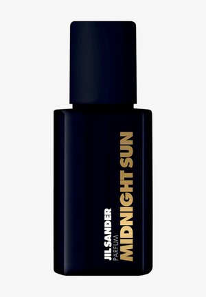 Flacon de parfum rectangulaire bleu foncé avec un capuchon noir, étiqueté « Jil Sander Parfum Midnight Sun » en texte doré et blanc.