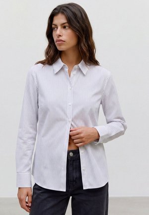 Vero Moda, VMSOPHIE LS SHIRT WVN NOOS - Chemisier - bright white/friba black