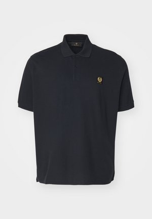 Sort kortærmet polo-shirt med krave, to knapper og lille gyldent logo på venstre bryst.