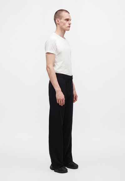 Han Kjøbenhavn WIDE LEG - Pantalon classique - black