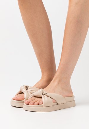 WIDE FIT VILLA - Mules - nude