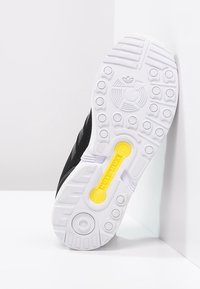 adidas Originals ZX FLUX - Sneakers - black