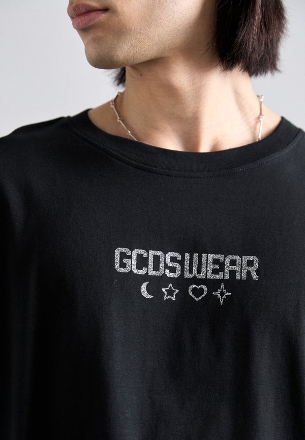 LUCKY CHARM OVERSIZE - Print T-shirt4