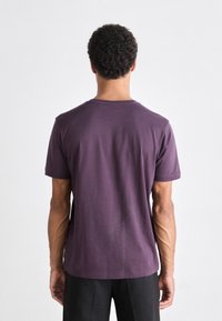 HUGO DIRAGOLINO - Tricou basic - open purple